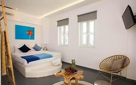 Jonaz Suites